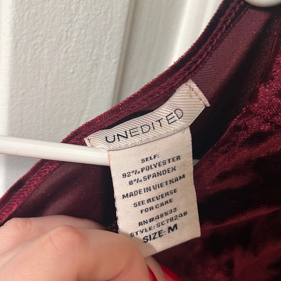 Burgundy velvet dress - Picture 4 of 4